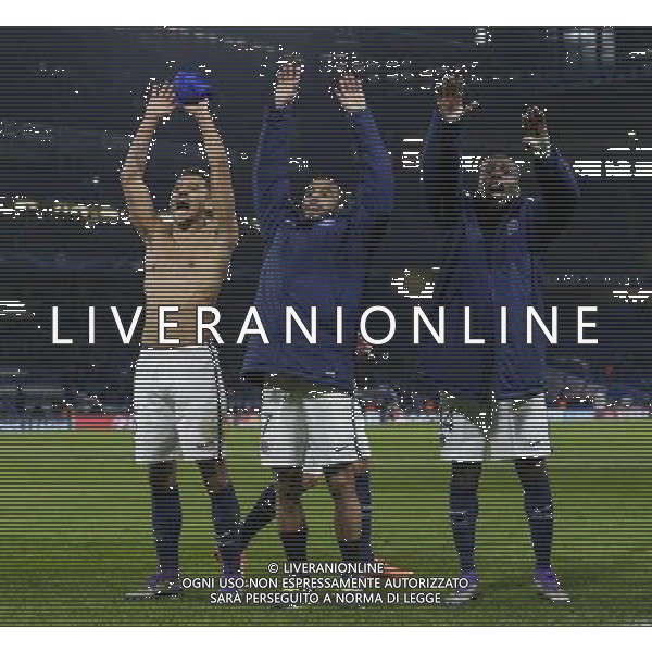Paris Saint-Germain players celebrate their 1-2 victory at full time Photographer Craig Mercer/CameraSport Football - UEFA Champions League Round of 16 Second Leg - Chelsea v Paris Saint-Germain - Wednesday 9th March 2016 - Stamford Bridge - London © CameraSport - 43 Linden Ave. Countesthorpe. Leicester. England. LE8 5PG - Tel: +44 (0) 116 277 4147 - admin@camerasport.com - www.camerasport.com AG ALDO LIVERANI SAS ONLY ITALY