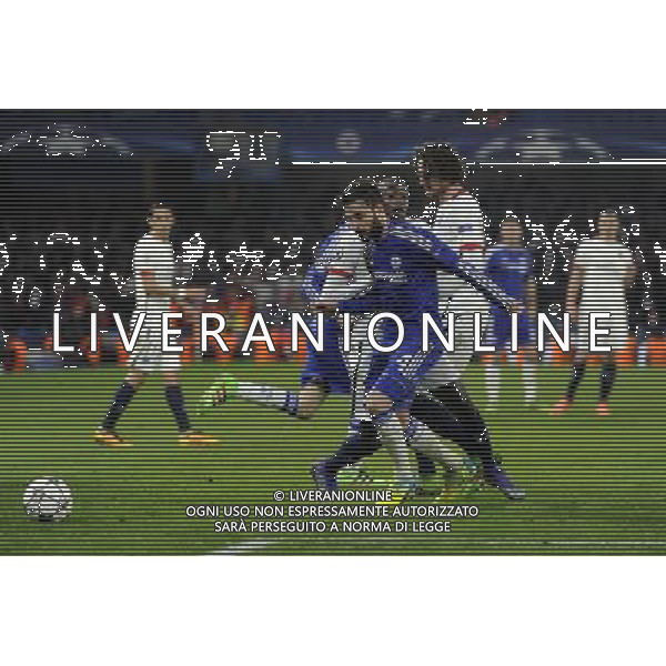 Chelsea\'s Cesc Fabregas battles for possession with Paris Saint-Germain\'s Blaise Matuidi Photographer Ashley Western/CameraSport Football - UEFA Champions League Round of 16 Second Leg - Chelsea v Paris Saint-Germain - Wednesday 9th March 2016 - Stamford Bridge - London © CameraSport - 43 Linden Ave. Countesthorpe. Leicester. England. LE8 5PG - Tel: +44 (0) 116 277 4147 - admin@camerasport.com - www.camerasport.com AG ALDO LIVERANI SAS ONLY ITALY