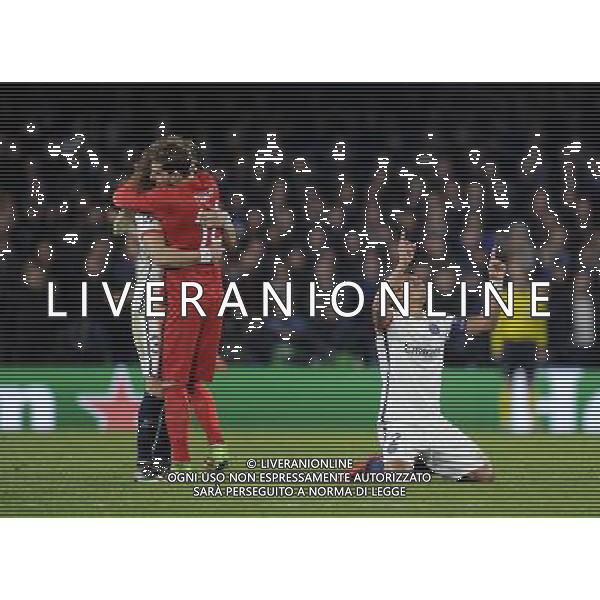 Paris Saint-Germain\'s Thiago Silva celebrates (right) with David Luiz and Kevin Trapp Photographer Ashley Western/CameraSport Football - UEFA Champions League Round of 16 Second Leg - Chelsea v Paris Saint-Germain - Wednesday 9th March 2016 - Stamford Bridge - London © CameraSport - 43 Linden Ave. Countesthorpe. Leicester. England. LE8 5PG - Tel: +44 (0) 116 277 4147 - admin@camerasport.com - www.camerasport.com AG ALDO LIVERANI SAS ONLY ITALY