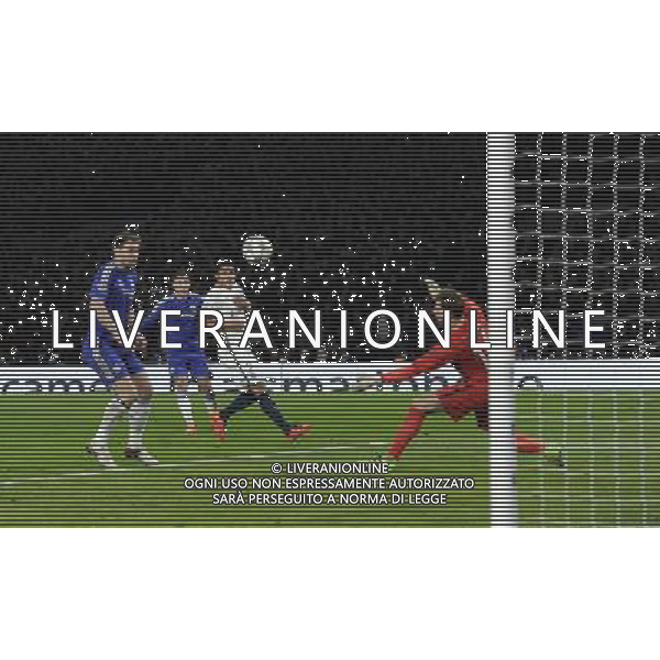 Paris Saint-Germain\'s Kevin Trapp saves from Chelsea\'s Eden Hazard\ Photographer Ashley Western/CameraSport Football - UEFA Champions League Round of 16 Second Leg - Chelsea v Paris Saint-Germain - Wednesday 9th March 2016 - Stamford Bridge - London © CameraSport - 43 Linden Ave. Countesthorpe. Leicester. England. LE8 5PG - Tel: +44 (0) 116 277 4147 - admin@camerasport.com - www.camerasport.com AG ALDO LIVERANI SAS ONLY ITALY