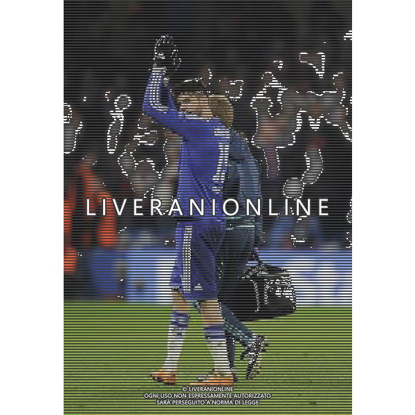 Chelsea\'s Diego Costa leaves the pitch injured in the 2nd half Photographer Ashley Western/CameraSport Football - UEFA Champions League Round of 16 Second Leg - Chelsea v Paris Saint-Germain - Wednesday 9th March 2016 - Stamford Bridge - London © CameraSport - 43 Linden Ave. Countesthorpe. Leicester. England. LE8 5PG - Tel: +44 (0) 116 277 4147 - admin@camerasport.com - www.camerasport.com AG ALDO LIVERANI SAS ONLY ITALY