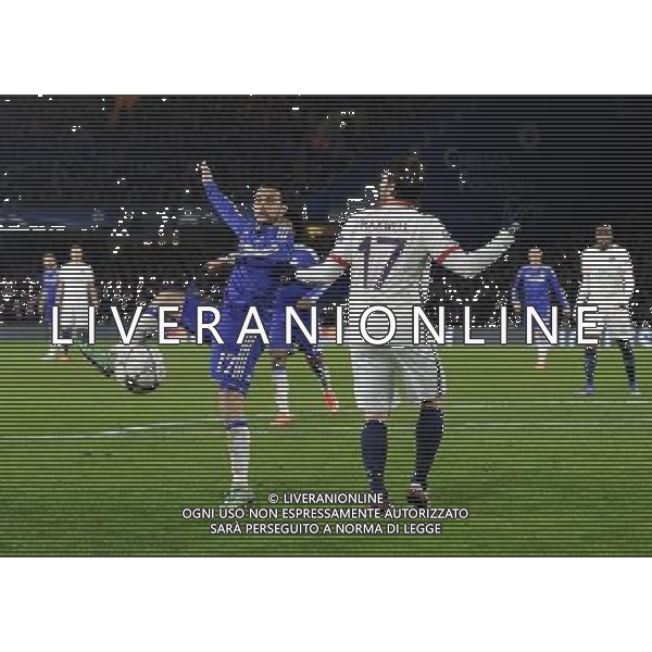 Chelsea\'s Pedro battles for possession with Paris Saint-Germain\'s Maxwell Photographer Ashley Western/CameraSport Football - UEFA Champions League Round of 16 Second Leg - Chelsea v Paris Saint-Germain - Wednesday 9th March 2016 - Stamford Bridge - London © CameraSport - 43 Linden Ave. Countesthorpe. Leicester. England. LE8 5PG - Tel: +44 (0) 116 277 4147 - admin@camerasport.com - www.camerasport.com AG ALDO LIVERANI SAS ONLY ITALY
