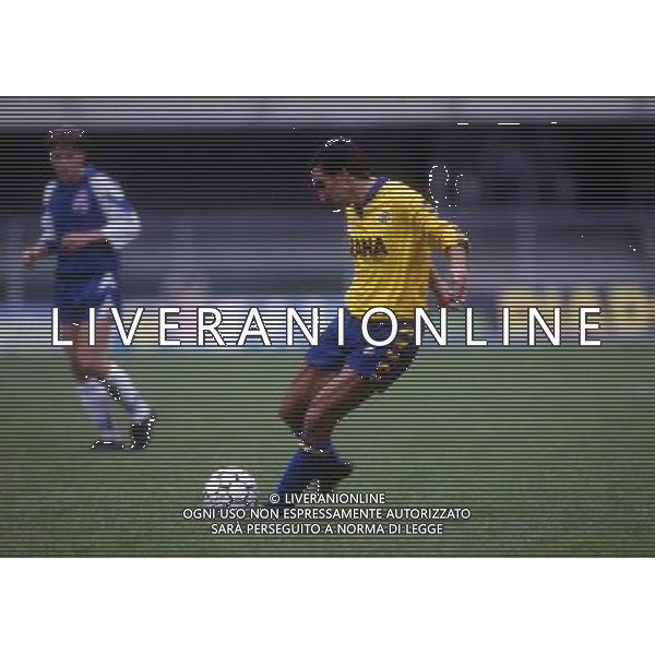 RETROSPETTIVA MARINO MAGRIN CALCIATORE NELLA FOTO MARINO MAGRIN CON LA MAGLIA DEL VERONA AG ALDO LIVERANI SAS