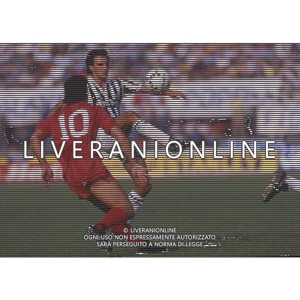 RETROSPETTIVA MARINO MAGRIN CALCIATORE NELLA FOTO MARINO MAGRIN CON LA MAGLIA DELLA JUVENTUS AG ALDO LIVERANI SAS