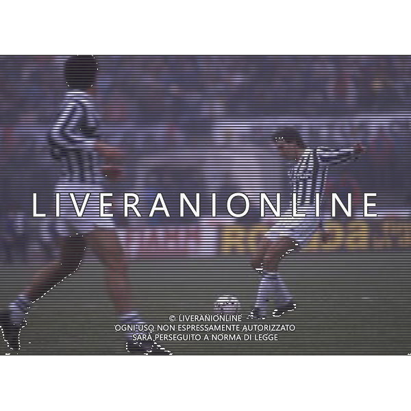 RETROSPETTIVA MARINO MAGRIN CALCIATORE NELLA FOTO MARINO MAGRIN CON LA MAGLIA DELLA JUVENTUS AG ALDO LIVERANI SAS