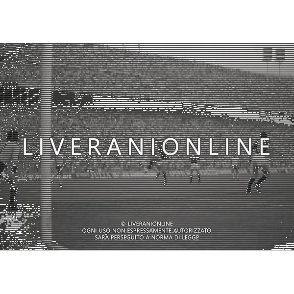 Domenica 3 luglio 1977-Finale Coppa Italia 76-77 STADIO SAN SIRO MILAN INTER NELLA FOTO AZIONI DI GIOCO AG ALDO LIVERANI SAS 