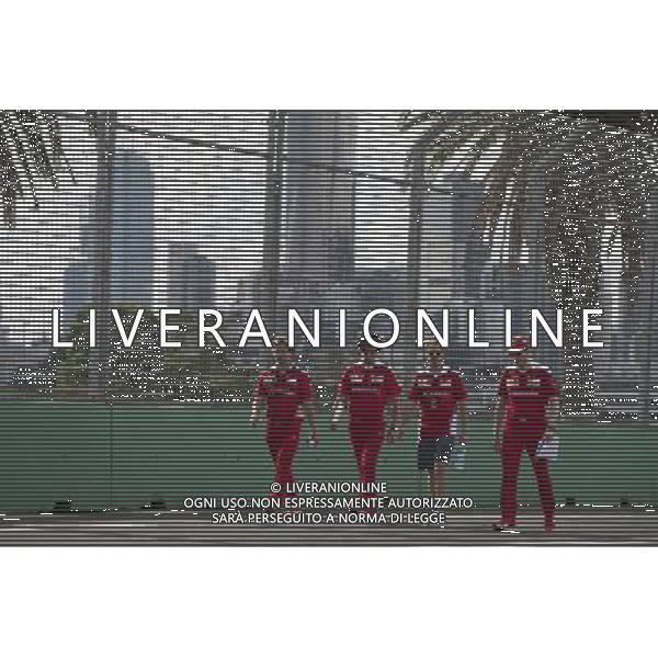 Sebastian Vettel (GER) Ferrari walks the circuit with the team. 16.03.2016. Formula 1 World Championship, Rd 1, Australian Grand Prix, Albert Park, Melbourne, Australia, Preparation Day. AG ALDO LIVERANI SAS ONLY ITALY
