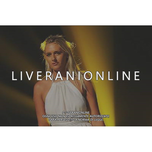 Ellie Jean Coffey (AUS) Pro Surfer at the Renault Sport F1 Team RS16 livery reveal. 16.03.2016. Formula 1 World Championship, Rd 1, Australian Grand Prix, Albert Park, Melbourne, Australia, Preparation Day. AG ALDO LIVERANI SAS ONLY ITALY