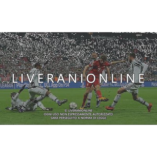 UEFA Champions League 2015/2016 Ottavi di Finale Ritorno Monaco di Baviera (Germania) - 16.03.2016 Bayern Monaco-Juventus Nella Foto:occasione muller parata da buffon /Ph.Vitez-Ag. Aldo Liverani