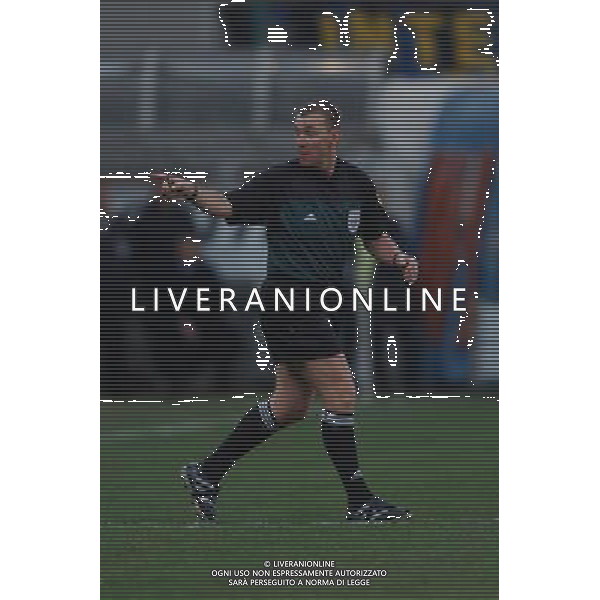 inter-aek atene 21/02/02 nella foto arbitro graham poll - inghilterra foto marco luzzani/ag aldo liverani