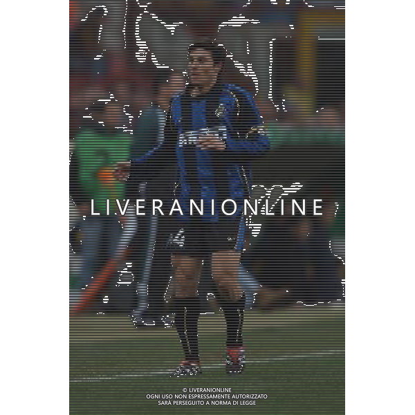 inter-aek atene 21/02/02 nella foto zanetti javier foto marco luzzani/ag aldo liverani