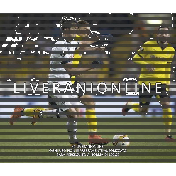 Tottenham Hotspur\'s Erik Lamela holds off the challenge from Borussia Dortmund\'s Marcel Schmelzer Photographer Craig Mercer/CameraSport Football - UEFA Europa League Round of 16 Second Leg - Tottenham Hotspur v Borussia Dortmund - Thursday 17th March 2016 - White Hart Lane - London © CameraSport - 43 Linden Ave. Countesthorpe. Leicester. England. LE8 5PG - Tel: +44 (0) 116 277 4147 - admin@camerasport.com - www.camerasport.com AG ALDO LIVERANI SAS ONLY ITALY