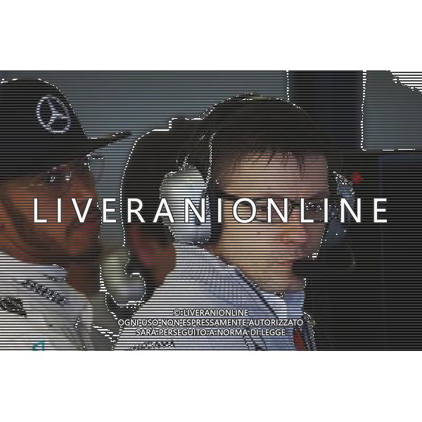 Peter Bonnington (GBR) Mercedes AMG F1 Race Engineer with Lewis Hamilton (GBR) Mercedes AMG F1. 18.03.2016. Formula 1 World Championship, Rd 1, Australian Grand Prix, Albert Park, Melbourne, Australia, Practice Day. - www.xpbimages.com, EMail: requests@xpbimages.com - copy of publication required for printed pictures. Every used picture is fee-liable. © Copyright: Batchelor / XPB Images /Agenzia Aldo Liverani s.a.s./ONLY ITALY-EDITORIAL USE ONLY