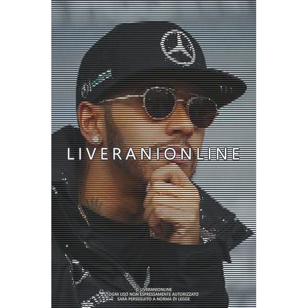 Lewis Hamilton (GBR) Mercedes AMG F1. 19.03.2016. Formula 1 World Championship, Rd 1, Australian Grand Prix, Albert Park, Melbourne, Australia, Qualifying Day. - www.xpbimages.com, EMail: requests@xpbimages.com - copy of publication required for printed pictures. Every used picture is fee-liable. © Copyright: Batchelor / XPB Images /Agenzia Aldo Liverani s.a.s./ONLY ITALY-EDITORIAL USE ONLY