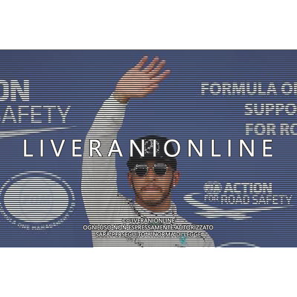 Lewis Hamilton (GBR), Mercedes AMG F1 Team 19.03.2016. Formula 1 World Championship, Rd 1, Australian Grand Prix, Albert Park, Melbourne, Australia, Qualifying Day. - www.xpbimages.com, EMail: requests@xpbimages.com - copy of publication required for printed pictures. Every used picture is fee-liable. © Copyright: Charniaux / XPB Images /Agenzia Aldo Liverani s.a.s./ONLY ITALY-EDITORIAL USE ONLY