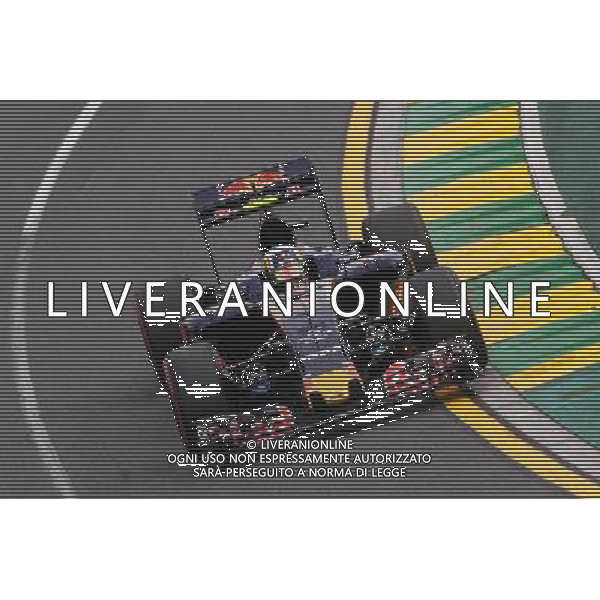 Carlos Sainz Jr (ESP) Scuderia Toro Rosso STR11. 19.03.2016. Formula 1 World Championship, Rd 1, Australian Grand Prix, Albert Park, Melbourne, Australia, Qualifying Day. - www.xpbimages.com, EMail: requests@xpbimages.com - copy of publication required for printed pictures. Every used picture is fee-liable. © Copyright: Photo4 / XPB Images /Agenzia Aldo Liverani s.a.s./ONLY ITALY-EDITORIAL USE ONLY