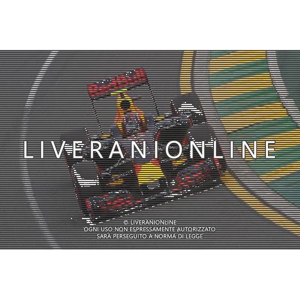 Daniil Kvyat (RUS) Red Bull Racing RB12. 19.03.2016. Formula 1 World Championship, Rd 1, Australian Grand Prix, Albert Park, Melbourne, Australia, Qualifying Day. - www.xpbimages.com, EMail: requests@xpbimages.com - copy of publication required for printed pictures. Every used picture is fee-liable. © Copyright: Photo4 / XPB Images /Agenzia Aldo Liverani s.a.s./ONLY ITALY-EDITORIAL USE ONLY