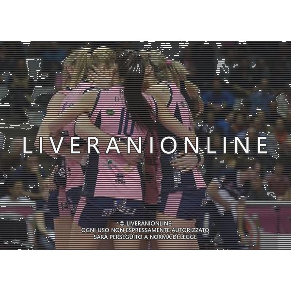 Lega Pallavolo Serie A Femminile-Finali Coppa Italia 2016-Semifinale Ravenna - 19.03.2016 Pomi\' Casalmaggiore-Foppapedretti Bergamo Nella Foto:le ragazze di casalmaggiore festeggiano /Ph.Vitez-Ag. Aldo Liverani