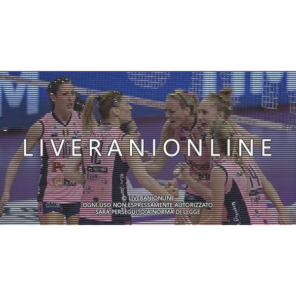 Lega Pallavolo Serie A Femminile-Finali Coppa Italia 2016-Semifinale Ravenna - 19.03.2016 Pomi\' Casalmaggiore-Foppapedretti Bergamo Nella Foto:le ragazze di casalmaggiore festeggiano /Ph.Vitez-Ag. Aldo Liverani