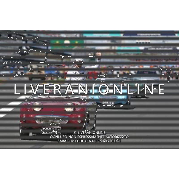 Fernando Alonso (ESP) McLaren on the drivers parade. 20.03.2016. Formula 1 World Championship, Rd 1, Australian Grand Prix, Albert Park, Melbourne, Australia, Race Day. - www.xpbimages.com, EMail: requests@xpbimages.com - copy of publication required for printed pictures. Every used picture is fee-liable. Â© Copyright: Moy / XPB Images/Agenzia Aldo Liverani s.a.s./ONLY ITALY/EDITORIAL USE ONLY