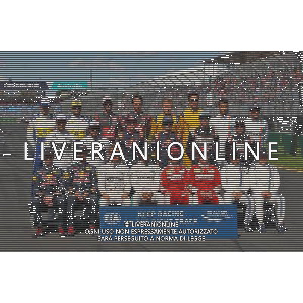 The drivers start of season group photograph. 20.03.2016. Formula 1 World Championship, Rd 1, Australian Grand Prix, Albert Park, Melbourne, Australia, Race Day. - www.xpbimages.com, EMail: requests@xpbimages.com - copy of publication required for printed pictures. Every used picture is fee-liable. Â© Copyright: Photo4 / XPB Images/Agenzia Aldo Liverani s.a.s./ONLY ITALY/EDITORIAL USE ONLY