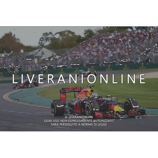 Daniel Ricciardo (AUS) Red Bull Racing RB12. 20.03.2016. Formula 1 World Championship, Rd 1, Australian Grand Prix, Albert Park, Melbourne, Australia, Race Day. - www.xpbimages.com, EMail: requests@xpbimages.com - copy of publication required for printed pictures. Every used picture is fee-liable. Â© Copyright: Batchelor / XPB Images/Agenzia Aldo Liverani s.a.s./ONLY ITALY/EDITORIAL USE ONLY