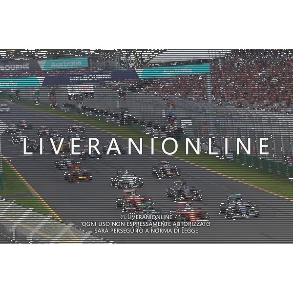 (L to R): Nico Rosberg (GER) Mercedes AMG F1 W07 Hybrid, Sebastian Vettel (GER) Ferrari SF16-H, and Lewis Hamilton (GBR) Mercedes AMG F1 W07 Hybrid at the start of the race. 20.03.2016. Formula 1 World Championship, Rd 1, Australian Grand Prix, Albert Park, Melbourne, Australia, Race Day. / AGENZIA ALDO LIVERANI SAS - ITALY ONLY EDITORIAL USE ONLY