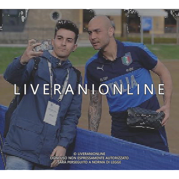 Raduno Nazionale Italiana Firenze - 21.03.2016 Allenamento Nella Foto:zaza selfie con un tifoso /Ph.Vitez-Ag. Aldo Liverani