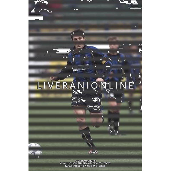 milano 06/12/01 coppa uefa inter - ipswich nella foto zanetti javier foto aldo liverani