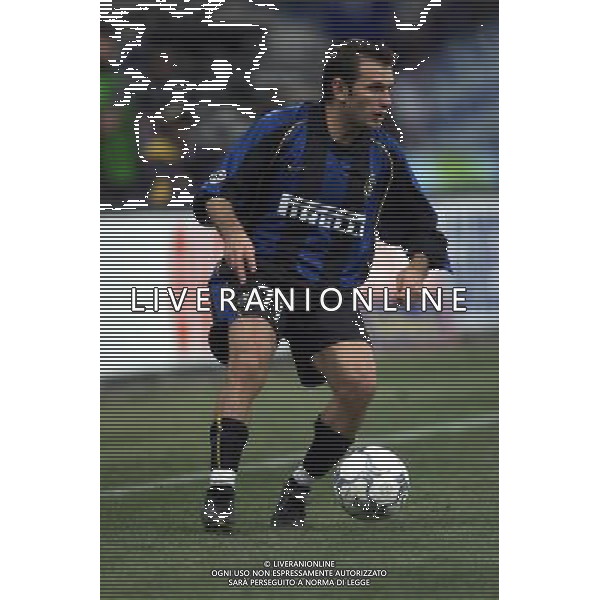 milano 06/12/01 coppa uefa inter - ipswich nella foto okan buruk foto aldo liverani