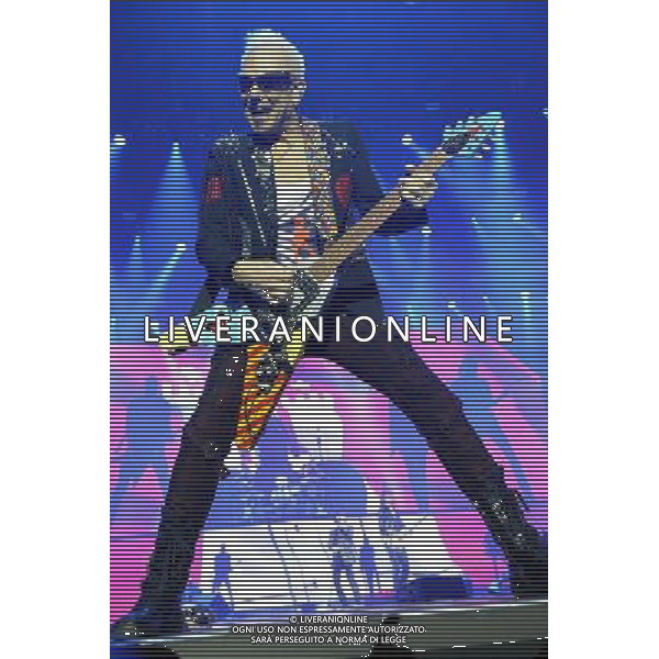 Rudolf Schenker von den Scorpions bei einem Konzert der 50th Anniversary - World Tour 2016 in der Barclaycard Arena. Hamburg, 21.03.2016 KONCERT FOT. FUTURE IMAGE/NEWSPIX.PL POLAND, UK AND GERMANY OUT !!! --- Newspix.pl AG ALDO LIVERANI SAS ONLY ITALY *** Local Caption *** www.newspix.pl mail us: info@newspix.pl call us: 0048 022 23 22 222 --- Polish Picture Agency by Ringier Axel Springer Poland