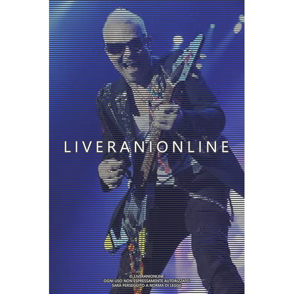 Rudolf Schenker von den Scorpions bei einem Konzert der 50th Anniversary - World Tour 2016 in der Barclaycard Arena. Hamburg, 21.03.2016 KONCERT FOT. FUTURE IMAGE/NEWSPIX.PL POLAND, UK AND GERMANY OUT !!! --- Newspix.pl AG ALDO LIVERANI SAS ONLY ITALY *** Local Caption *** www.newspix.pl mail us: info@newspix.pl call us: 0048 022 23 22 222 --- Polish Picture Agency by Ringier Axel Springer Poland