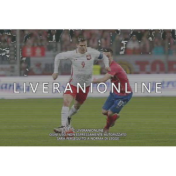 23.03.2016 POZNAN, UL BULGARSKA PILKA NOZNA (FOOTBALL) , MECZ TOWARZYSKI REPREZENTACJI NARODOWYCH (INTERNATIONAL FRIENDLY GAME) MECZ POLSKA - SERBIA (GAME POLAND - SERBIA) NZ (L) ROBERT LEWANDOWSKI . (P) FILIP KOSTIC FOTO JAKUB PIASECKI / CYFRASPORT / NEWSPIX.PL --- Newspix.pl/ AGENZIA ALDO LIVERANI SAS - ITALY ONLY EDITORIAL USE ONLY - POLONIA - SERBIA PARTITA AMICHEVOLE INTERNAZIONALE A POZNAN 23/03/2016