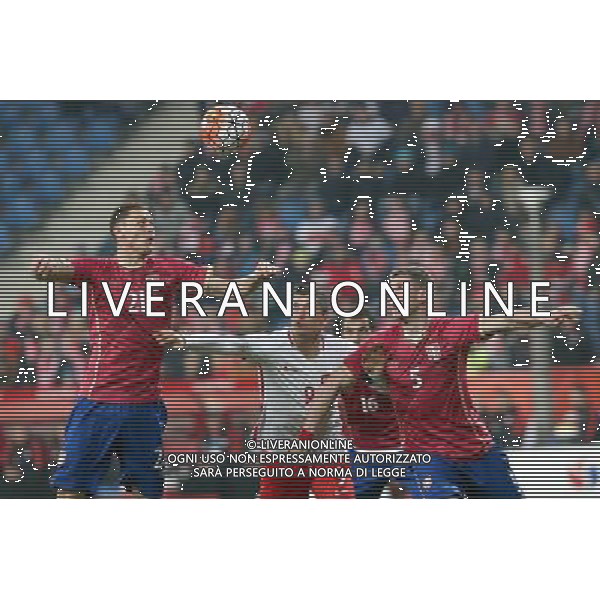 23.03.2016 POZNAN, UL BULGARSKA PILKA NOZNA (FOOTBALL) , MECZ TOWARZYSKI REPREZENTACJI NARODOWYCH (INTERNATIONAL FRIENDLY GAME) MECZ POLSKA - SERBIA (GAME POLAND - SERBIA) NZ (L) NEMENJA MATIC , (C) ROBERT LEWANDOWSKI , (P) SLOBODAN RAJKOVIC LEWANDOWSKI PILNOWANY PRZEZ OBRONCOW FOTO JAKUB PIASECKI / CYFRASPORT / NEWSPIX.PL --- Newspix.pl/ AGENZIA ALDO LIVERANI SAS - ITALY ONLY EDITORIAL USE ONLY - POLONIA - SERBIA PARTITA AMICHEVOLE INTERNAZIONALE A POZNAN 23/03/2016
