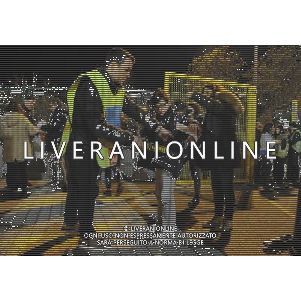 Amichevole Udine - 24.03.2016 Italia-Spagna Nella Foto: La coda di tifosi che si e\' formata per i controlli delle borse e zaini da parte degli steward e polizia con il metaldetector anche per i bambini /Ph.Vitez-Ag. Aldo Liverani