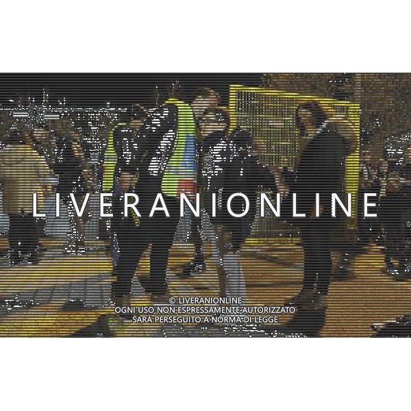 Amichevole Udine - 24.03.2016 Italia-Spagna Nella Foto: La coda di tifosi che si e\' formata per i controlli delle borse e zaini da parte degli steward e polizia con il metaldetector anche per i bambini /Ph.Vitez-Ag. Aldo Liverani