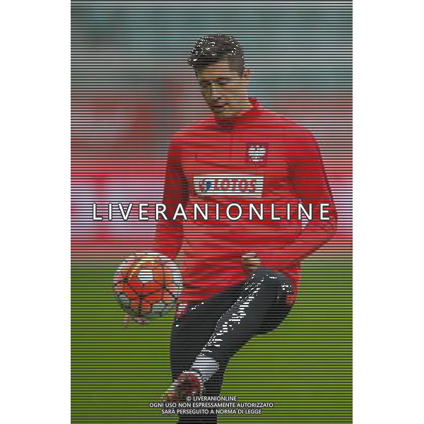 Polska Wroclaw 25.03.2016 Pilka nozna trening reprezentacji Polski przed jutrzejszym towarzyskim meczem Polska - Finlandia Nz Robert Lewandowski Fot. Sebastian Borowski / Newspix.pl Football Polish national team training tomorrows friendly match Poland - Finland /Agenzia Aldo Liverani s.a.s./ONLY ITALY-EDITORIAL USE ONLY