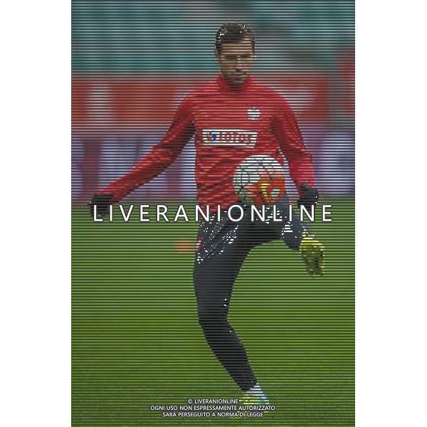 Polska Wroclaw 25.03.2016 Pilka nozna trening reprezentacji Polski przed jutrzejszym towarzyskim meczem Polska - Finlandia Nz Grzegorz Krychowiak Fot. Sebastian Borowski / Newspix.pl Football Polish national team training tomorrows friendly match Poland - Finland /Agenzia Aldo Liverani s.a.s./ONLY ITALY-EDITORIAL USE ONLY
