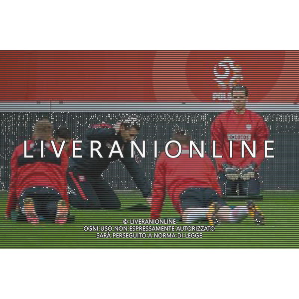 Polska Wroclaw 25.03.2016 Pilka nozna trening reprezentacji Polski przed jutrzejszym towarzyskim meczem Polska - Finlandia Nz Wojciech Szczesny Fot. Sebastian Borowski / Newspix.pl Football Polish national team training tomorrows friendly match Poland - Finland /Agenzia Aldo Liverani s.a.s./ONLY ITALY-EDITORIAL USE ONLY