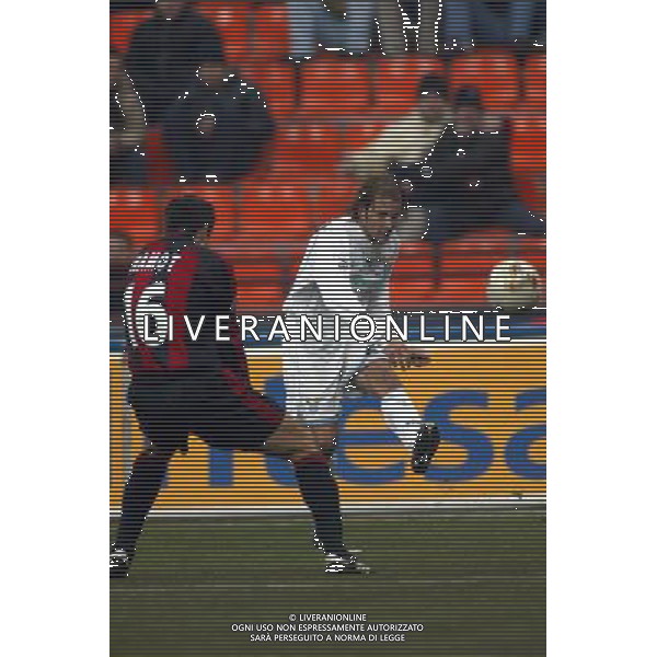 Milan-Lazio 10/01/2002 Coppa Italia gara di andata nella foto gaizka mendieta/chamot antonio foto Aldo Liverani/farabolafoto