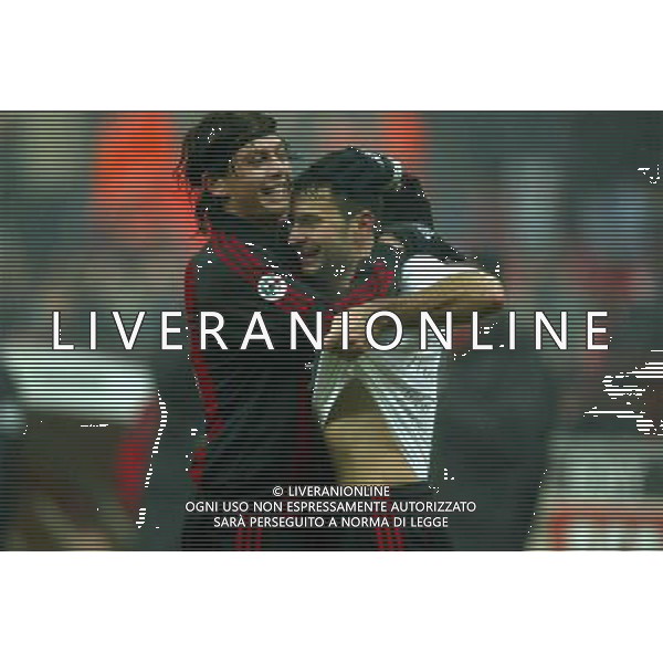 MILAN - JUVENTUS 23/01/2002 COPPA ITALIA NELLA FOTO MORENO FESTEGGIATO DA DONATI DOPO IL GOL FOTO ALDO LIVERANI