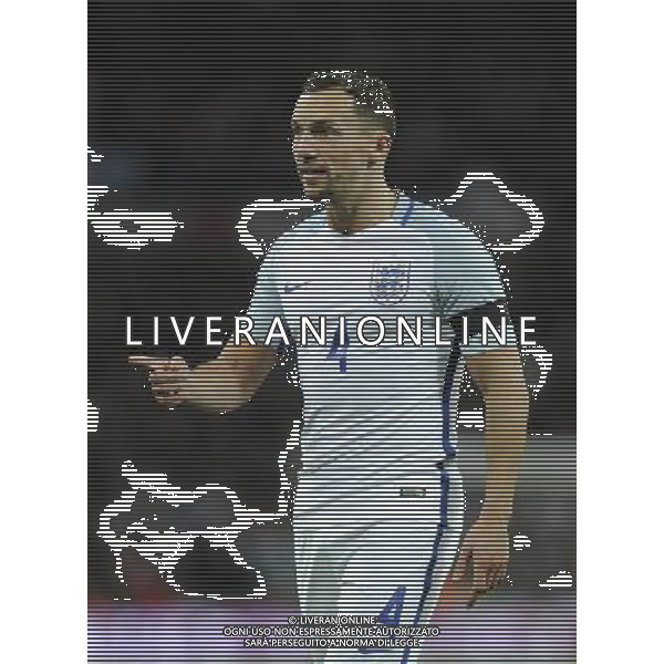 England\'s Danny Drinkwater protests to the linesman as the penalty is awarded against him for handball Photographer AshleyWestern/CameraSport Football - Breast Cancer Care International Friendly - England v Holland - Tuesday 29th March 2016 - Wembley Stadium - London Â© CameraSport - 43 Linden Ave. Countesthorpe. Leicester. England. LE8 5PG - Tel: +44 (0) 116 277 4147 - admin@camerasport.com - www.camerasport.com/ AGENZIA ALDO LIVERANI SAS - italy only editorial use only - Inghilterra - Olanda partita amichevole internazionale