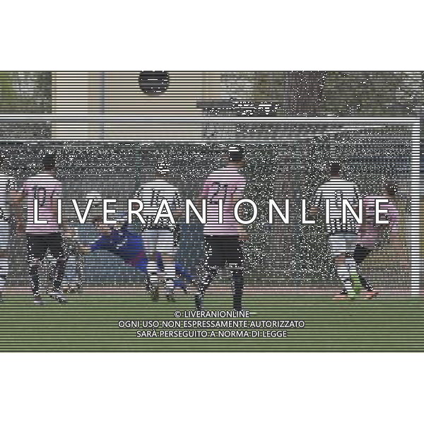 68 Torneo di Viareggio Finale Viareggio - 30.03.2016 - Stadio dei Pini - Juventus vs Palermo - nella foto: Il gol su rigore del 2 a 2 realizzato da Antonino La Gumina /Ph. Corradetti - Ag. Aldo Liverani Sas © / AGENZIA ALDO LIVERANI SAS