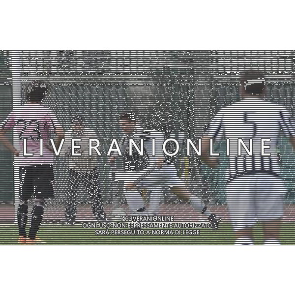 68 Torneo di Viareggio Finale Viareggio - 30.03.2016 - Stadio dei Pini - Juventus vs Palermo - nella foto: Alessio Di Massimo esulta dopo aver realizzato il gol su rigore del 3 a 2 /Ph. Corradetti - Ag. Aldo Liverani Sas © / AGENZIA ALDO LIVERANI SAS