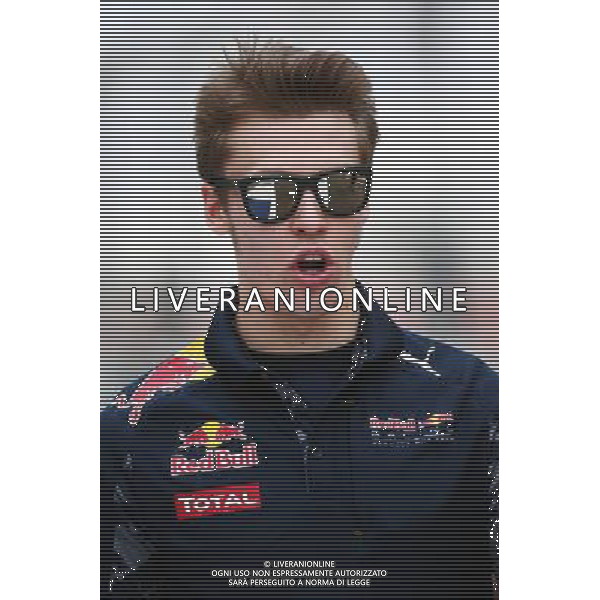 Daniil Kvyat (RUS) Red Bull Racing. 31.03.2016. Formula 1 World Championship, Rd 2, Bahrain Grand Prix, Sakhir, Bahrain, Preparation Day. / AGENZIA ALDO LIVERANI SAS - ITALY ONLY EDITORIAL USE ONLY