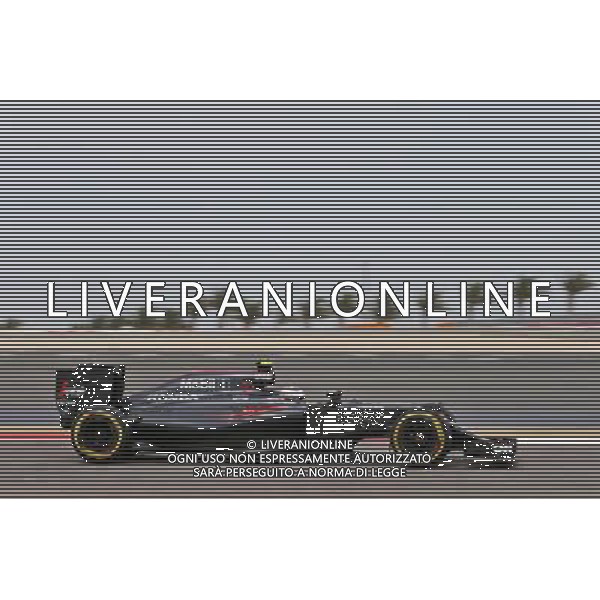 Jenson Button (GBR) McLaren MP4-31. 01.04.2016. Formula 1 World Championship, Rd 2, Bahrain Grand Prix, Sakhir, Bahrain, Practice Day AG ALDO LIVERANI SAS ONLY ITALY
