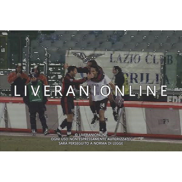 lazio-milan coppa italia 16/01/2002 nella foto jose\' mari festeggiato dai compagni dopo il gol foto aldo liverani