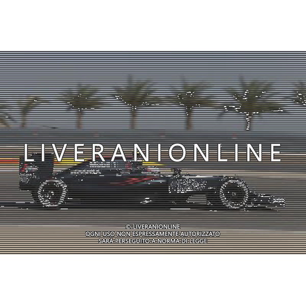Jenson Button (GBR) McLaren MP4-31. 02.04.2016. Formula 1 World Championship, Rd 2, Bahrain Grand Prix, Sakhir, Bahrain, Qualifying Day. AG ALDO LIVERANI SAS ONLY ITALY