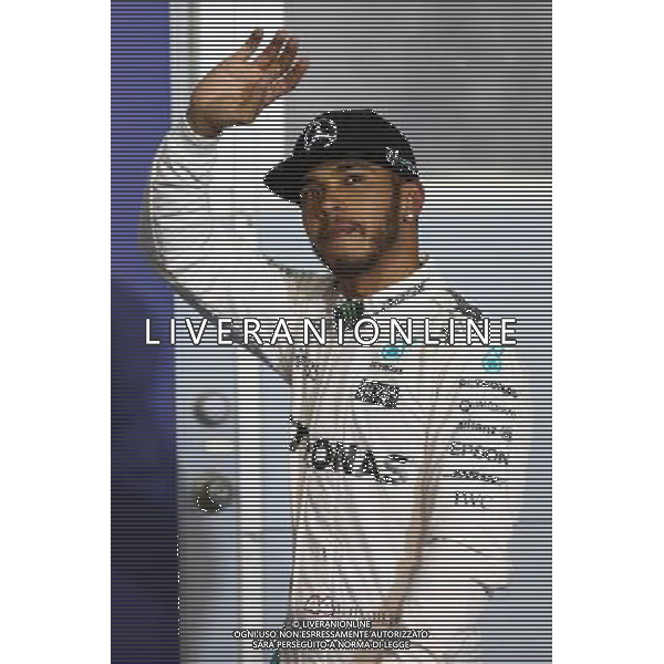 Pole for Lewis Hamilton (GBR) Mercedes Petronas AMG F1. 02.04.2016. Formula 1 World Championship, Rd 2, Bahrain Grand Prix, Sakhir, Bahrain, Qualifying Day. AG ALDO LIVERANI SAS ONLY ITALY