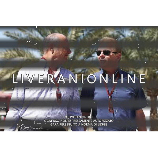 (L to R): Ron Dennis (GBR) McLaren Executive Chairman with Jonathan Palmer (GBR). 03.04.2016. Formula 1 World Championship, Rd 2, Bahrain Grand Prix, Sakhir, Bahrain, Race Day. AG ALDO LIVERANI SAS ONLY ITALY